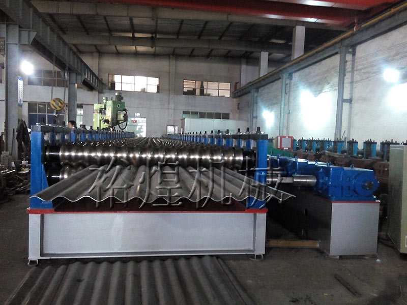 鋼板倉波紋板設(shè)備成型機(jī) 鋼板倉波紋板設(shè)備成型機(jī)