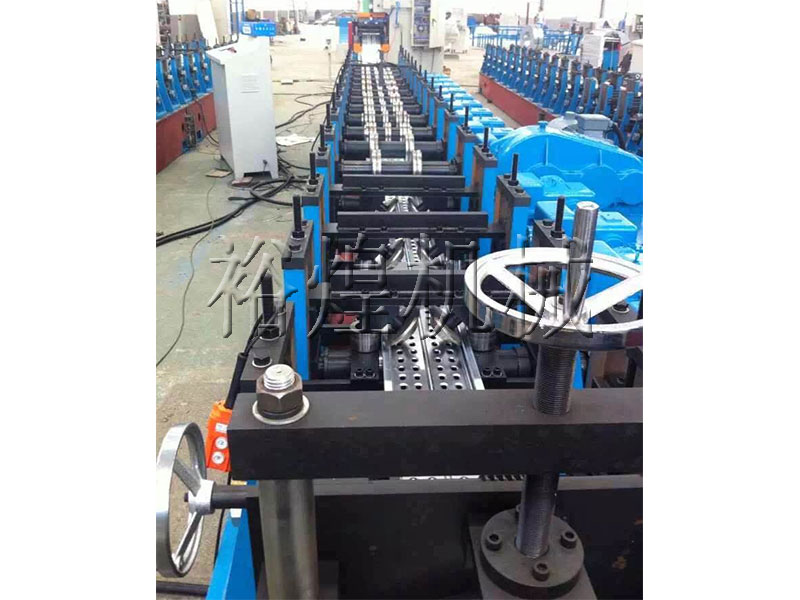 腳踏板設(shè)備成型機 腳踏板設(shè)備成型機