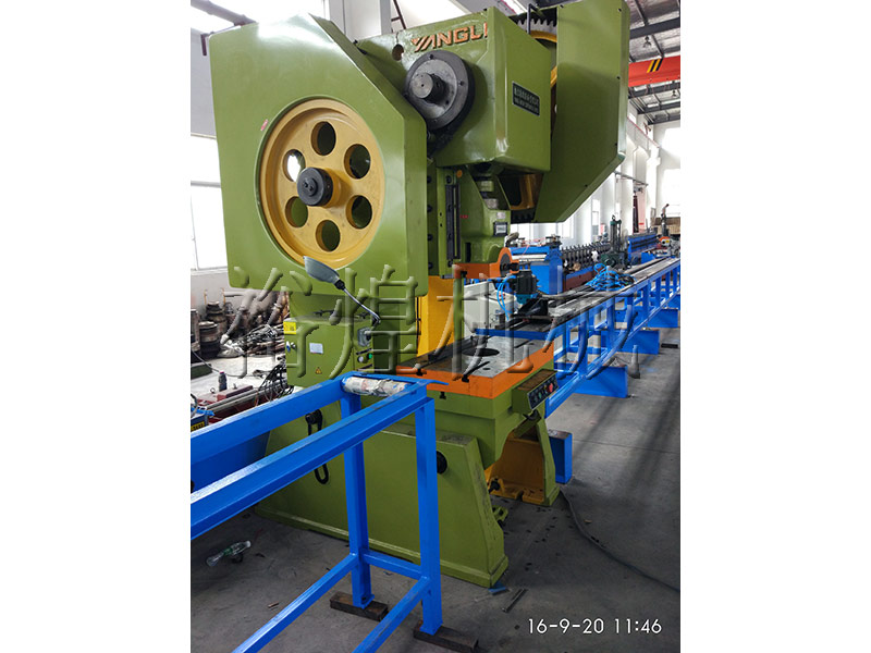 立體車(chē)庫(kù)浪板設(shè)備