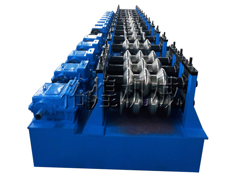 高速護欄板設(shè)備 高速護欄板設(shè)備